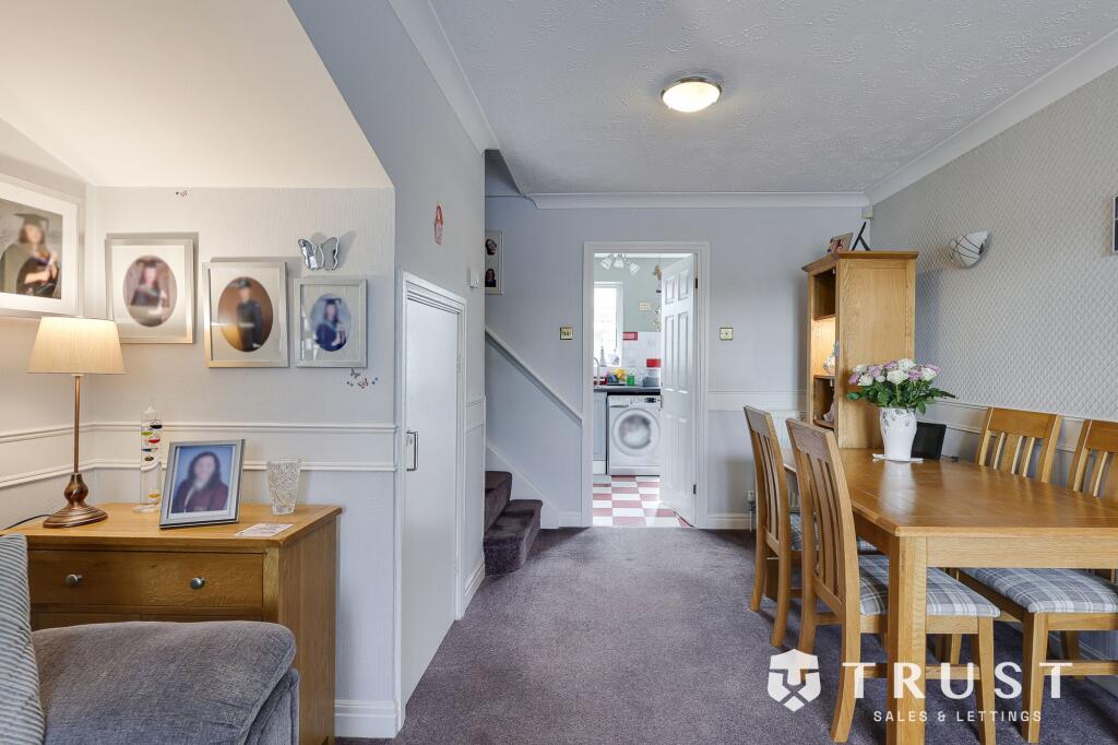 House in Leeds, Howlett Cross - View 4