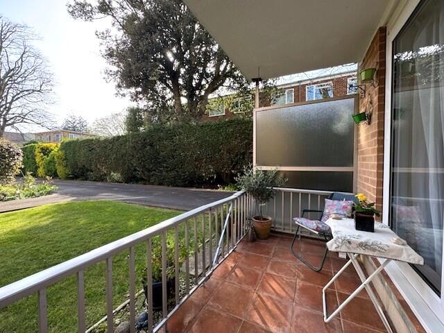 Apartment in Bournemouth, Westbourne - View 2