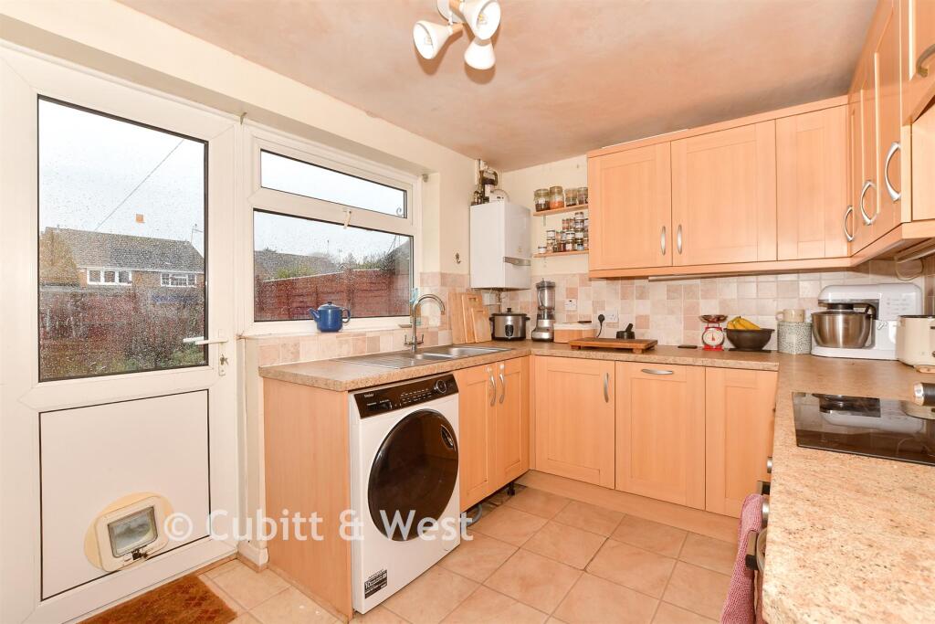 Beech Road, Horsham, West Sussex photo 3