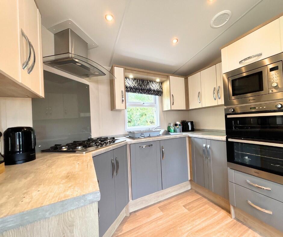 Wold View Country Park Pelham Road Claxby Lincolnshire LN8 3YR - View 4