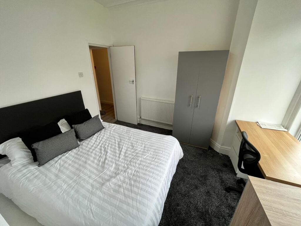 House in Leeds - View 5