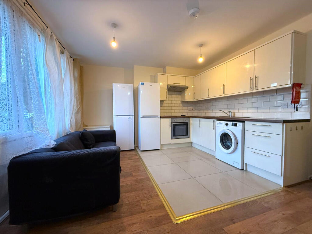 4 bedroom flat for rent