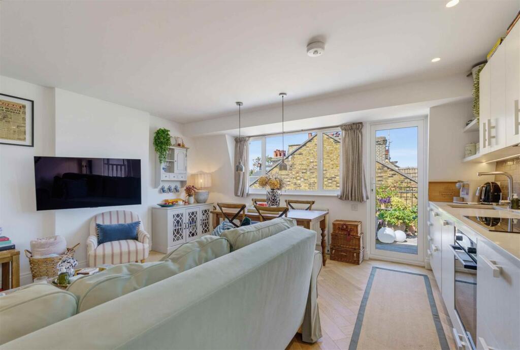 Apartment in London - View 5