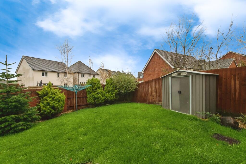 Charter Road, Axminster photo 2