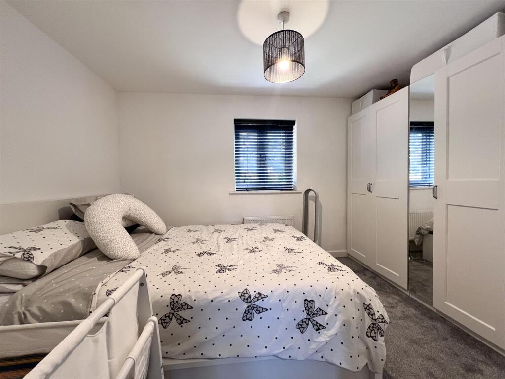House in Towcester, West Northamptonshire - View 4