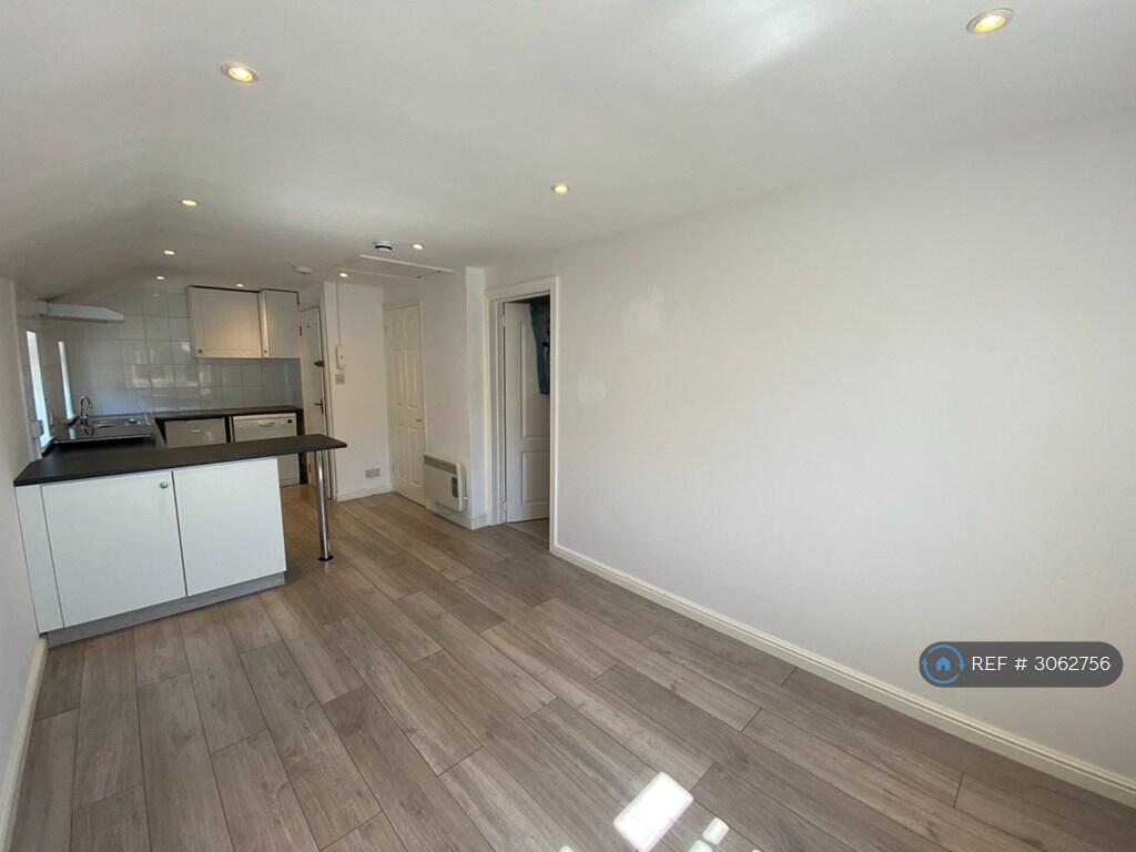 Apartment in Bath - View 4