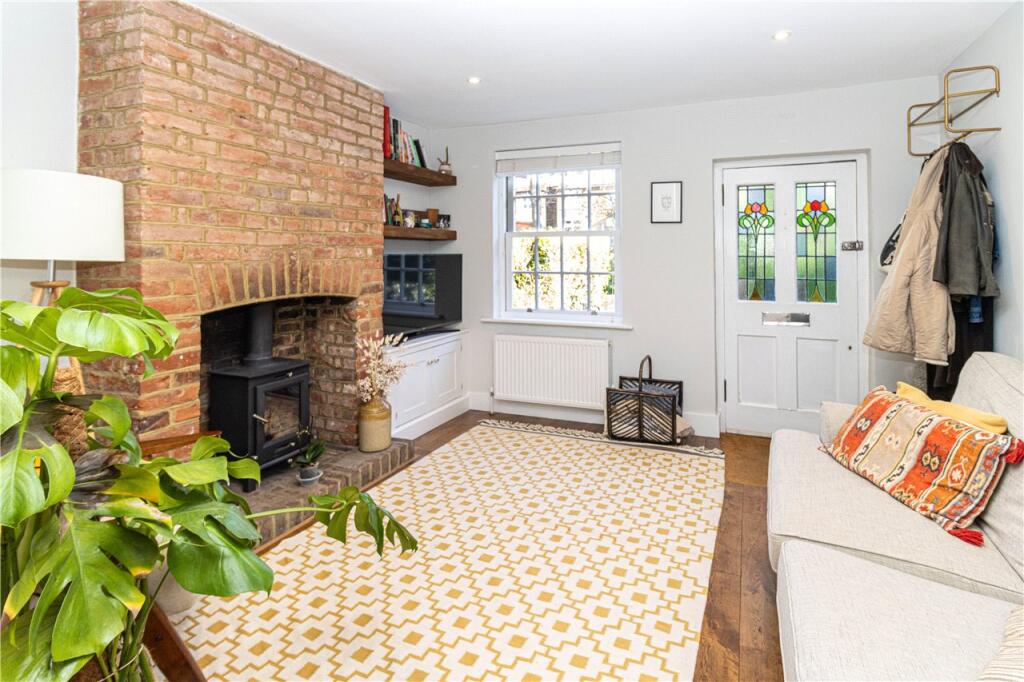 London Road, St. Albans, AL1 - View 2