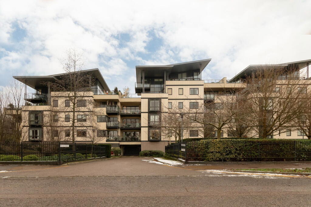 Main image of property: Riverside Place, Cambridge, CB5 8JF