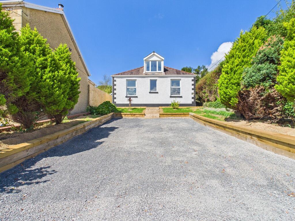 Main image of property: New Road, Pontardawe, SA8