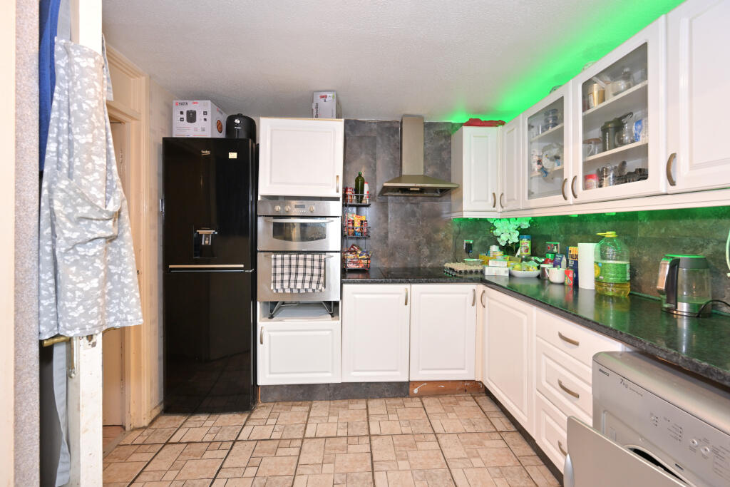 Apartment in Preston - View 3