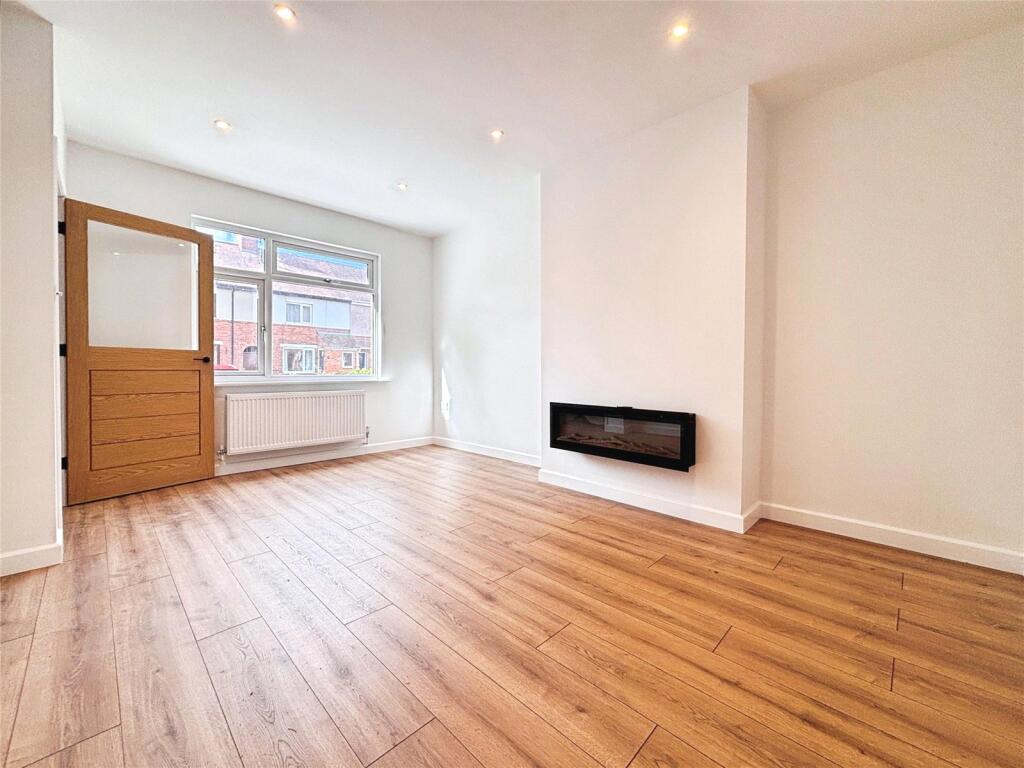 House in Warwick, Woodloes Park - View 5