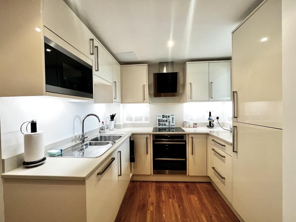 Apartment in Plymouth - View 5
