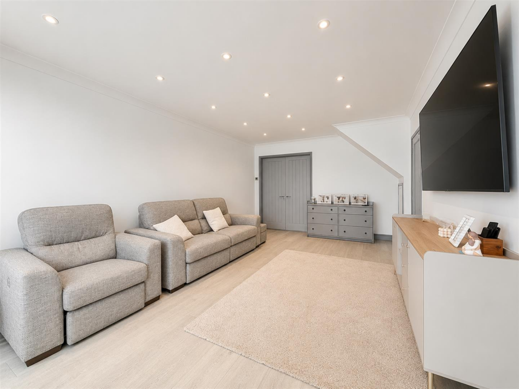 House in Enfield - View 4