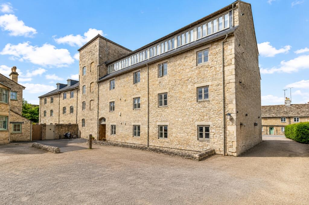 Main image of property: Lewis Lane, Cirencester, Gloucestershire, GL7