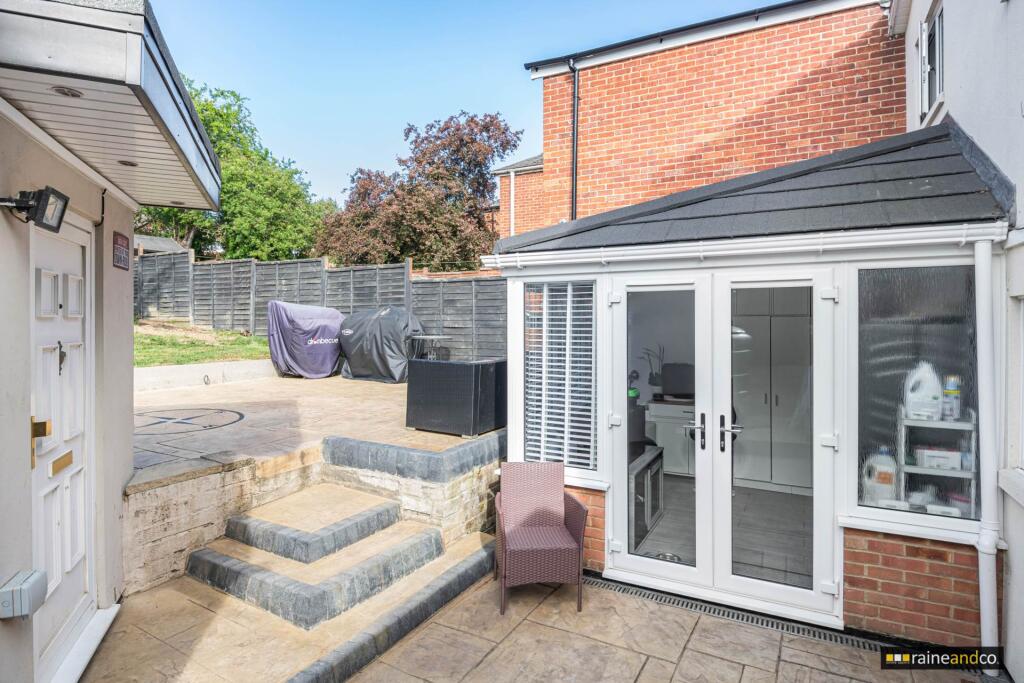 Additional image 23 of Robins Way, Hatfield