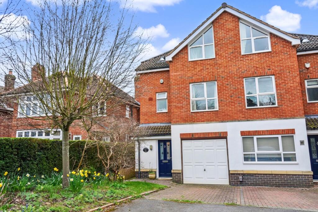 Main image of property: Bramcote Lane, Beeston, NG9