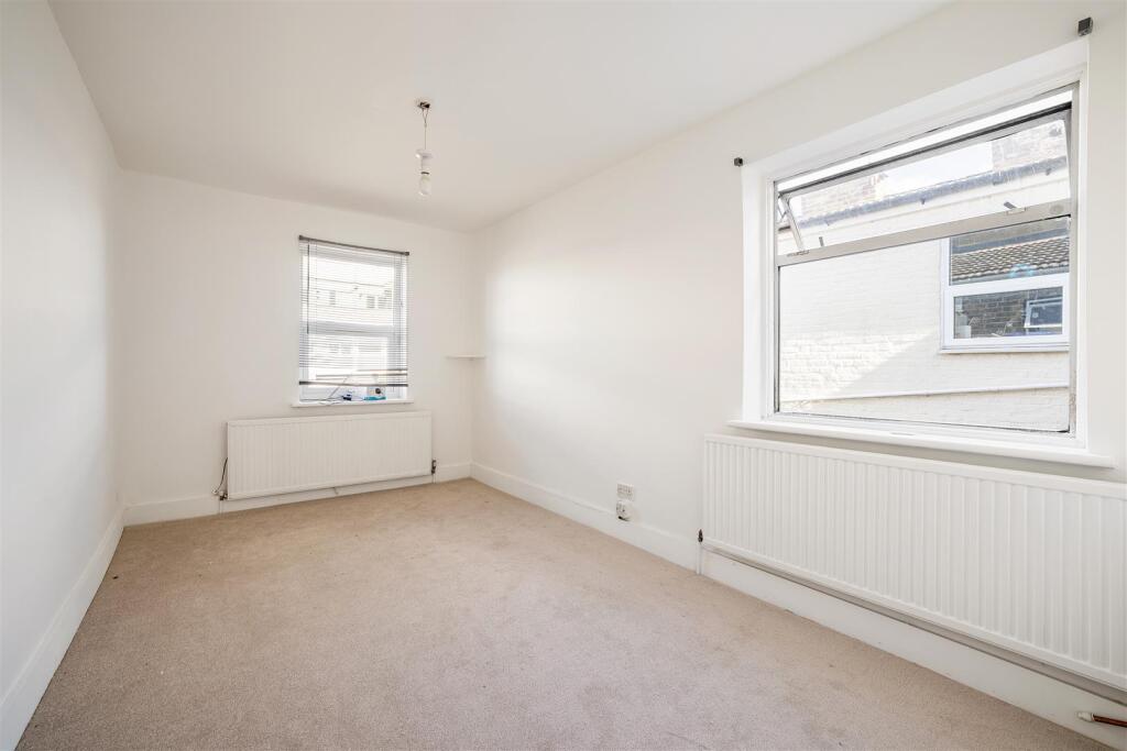 House in London - View 5