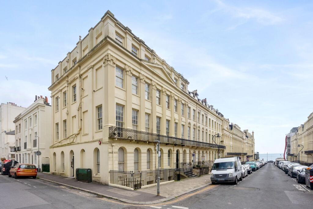 2-bed flat on Oriental Place, Brighton, BN1, £300,000