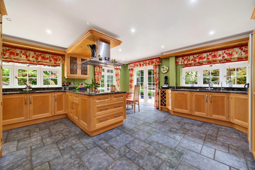 House in Slough - View 5