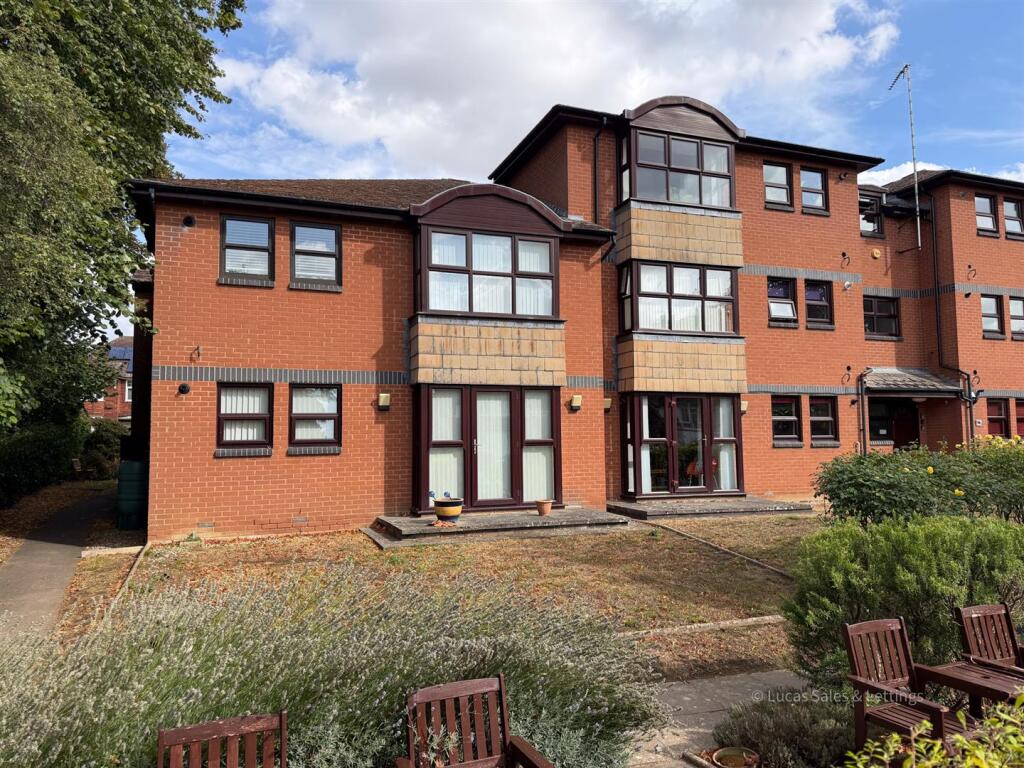 Main image of property: Headlands, Kettering