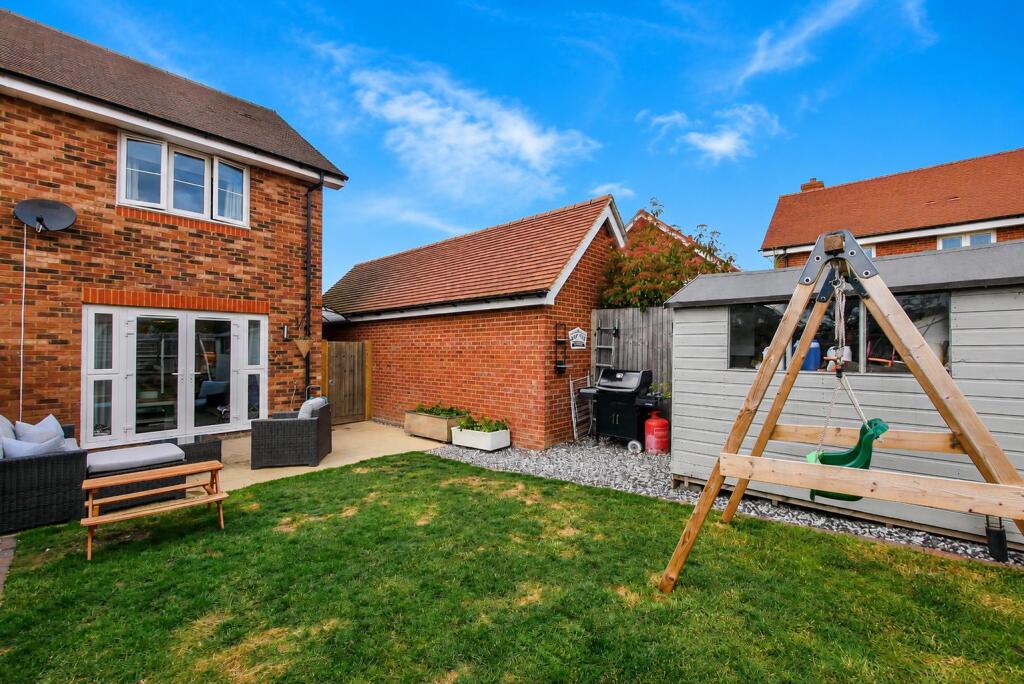 House in South Oxfordshire, East End, Cholsey - More