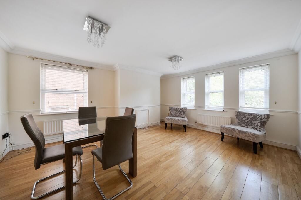Apartment in Slough - View 3