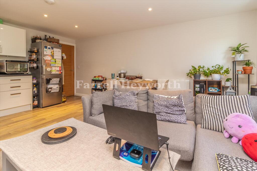 Apartment in Lancaster, Primrose, Greaves - View 2