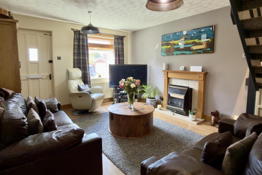 Amiens Close, Darlington, DL3 0UL - View 5