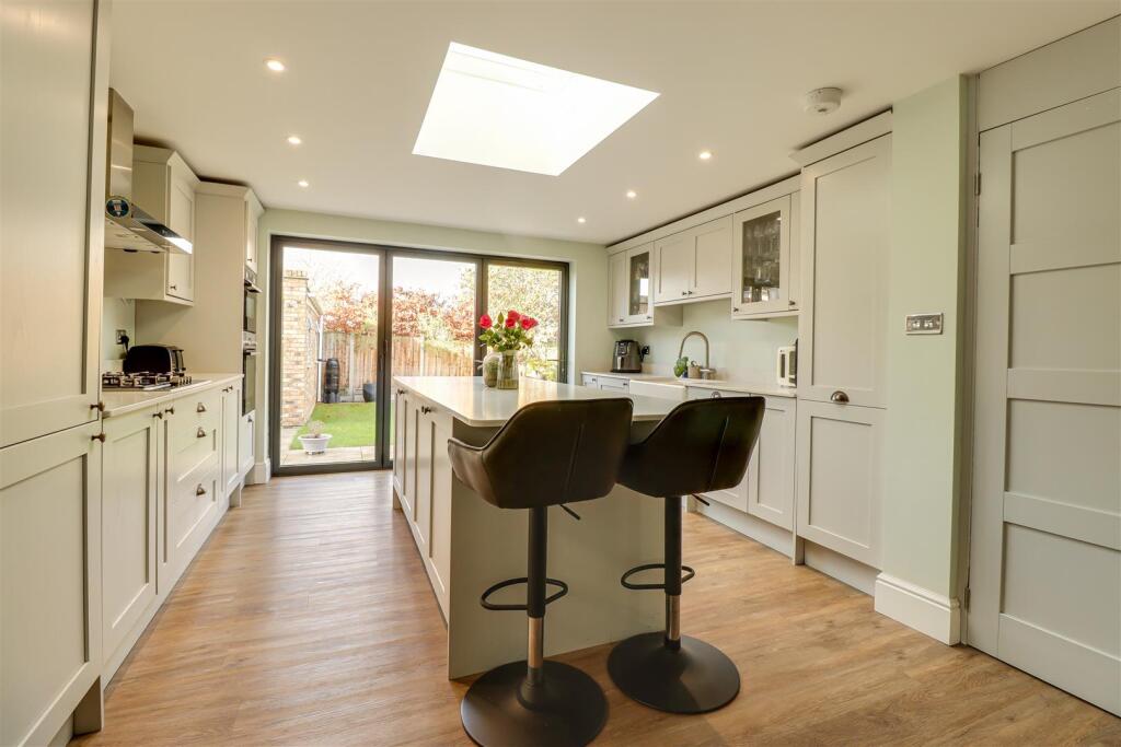 Heather Drive, Hadleigh photo 3