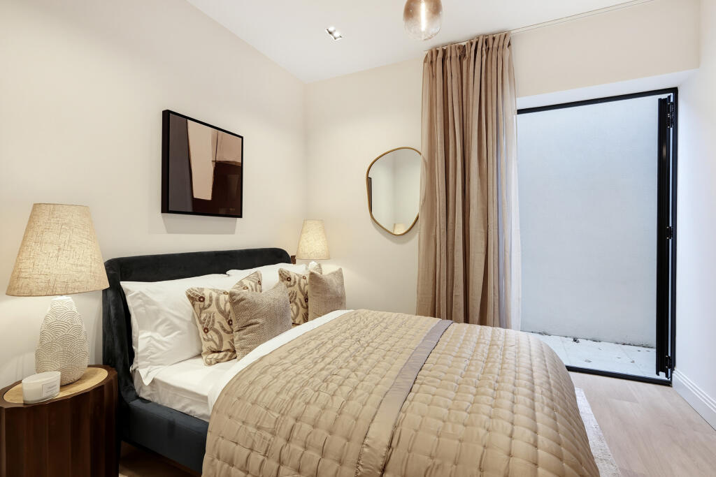 Apartment in London - More