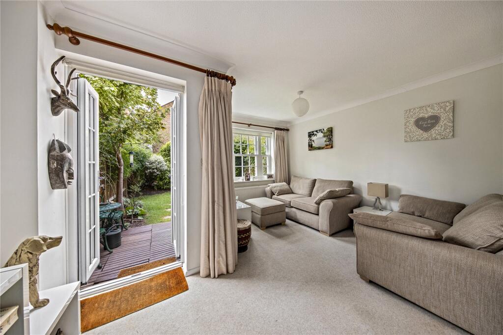 House in Twickenham - View 3