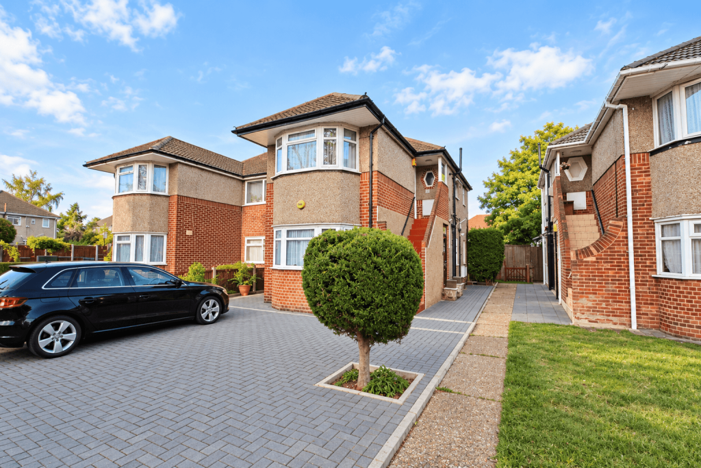 Apartment in Harrow