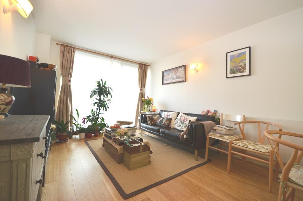Apartment in Southall - View 3