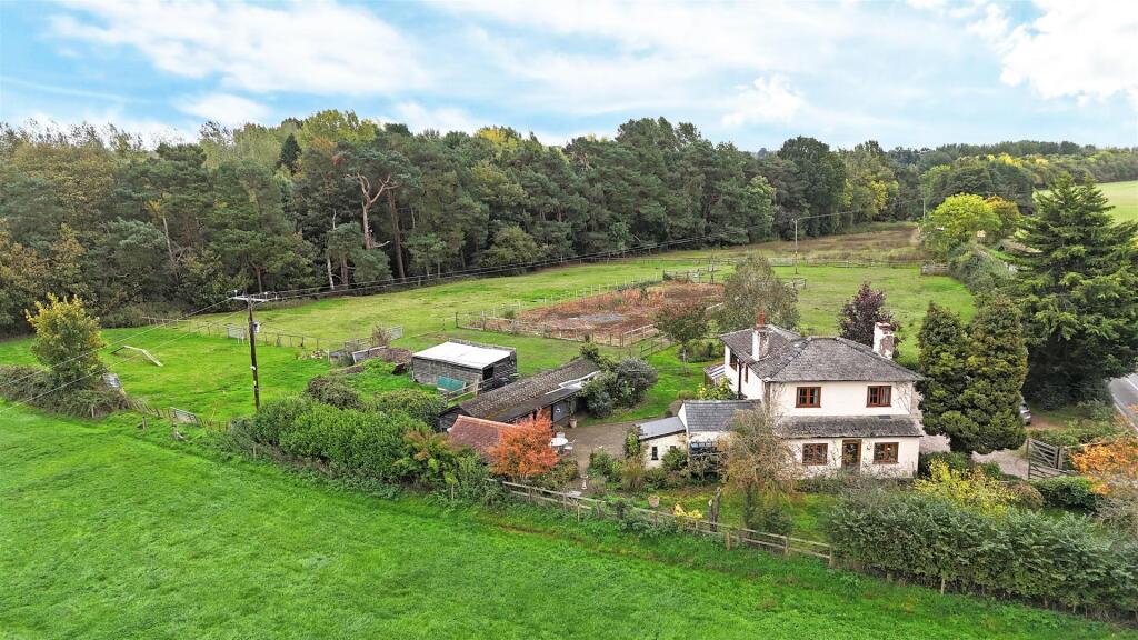 3-bed detached on Walford, Baschurch, Shrewsbury, £650,000
