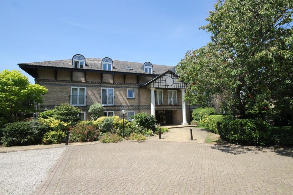 Main image of property: 2 bedroom Ground Floor Apartment in Westergate