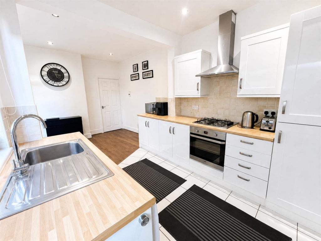 House in Gosport, Lee-on-the-Solent - View 2