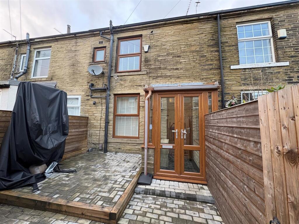 Main image of property: Wellington Street, Queensbury