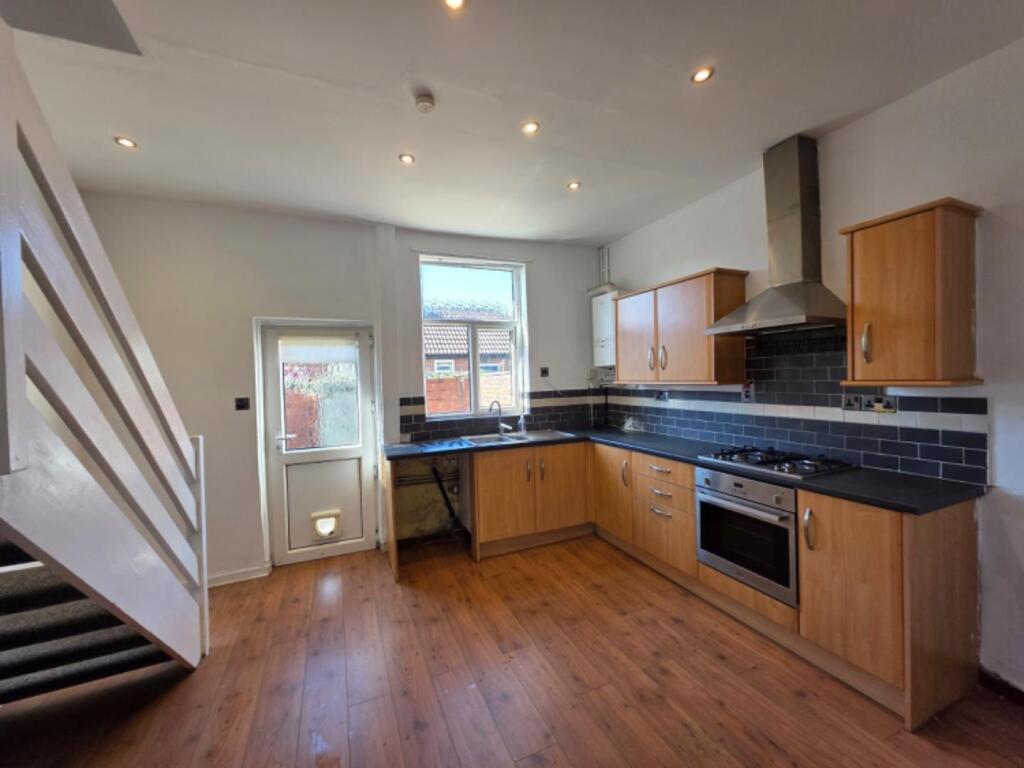 House in Tameside, Greater Manchester - View 4