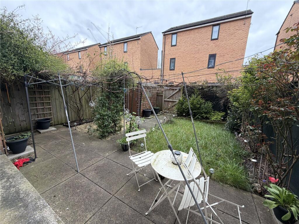 2 bedroom terraced house for rent