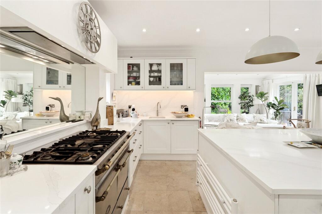 House in Trafford, Bowdon - More