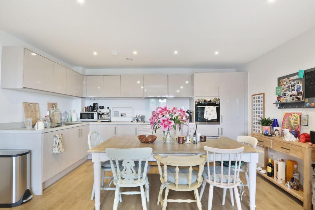 Main image of property: Lomond Grove, London, SE5