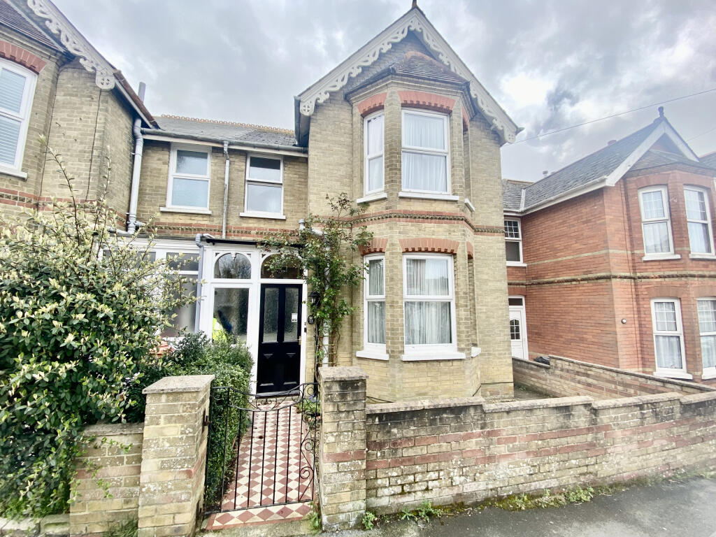Main image of property: Oakfield Road, East Cowes, Isle of Wight