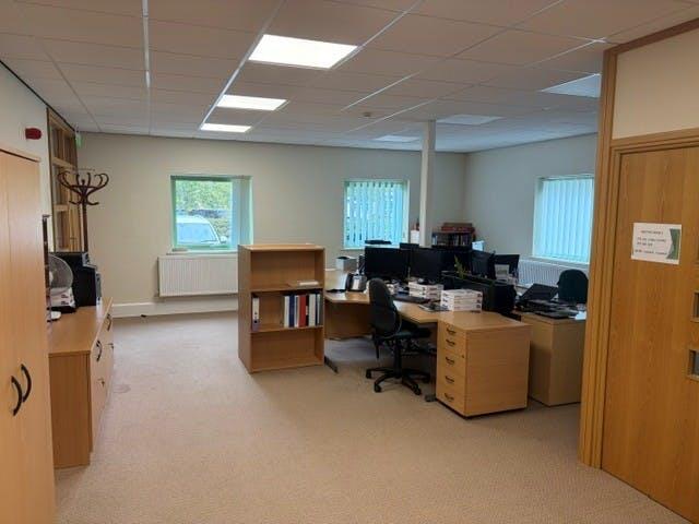 IMG004.jpg