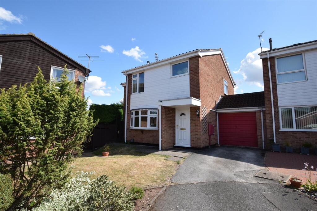 4-bed detached on Pinfold Close, Repton, Derbyshire, £335,000