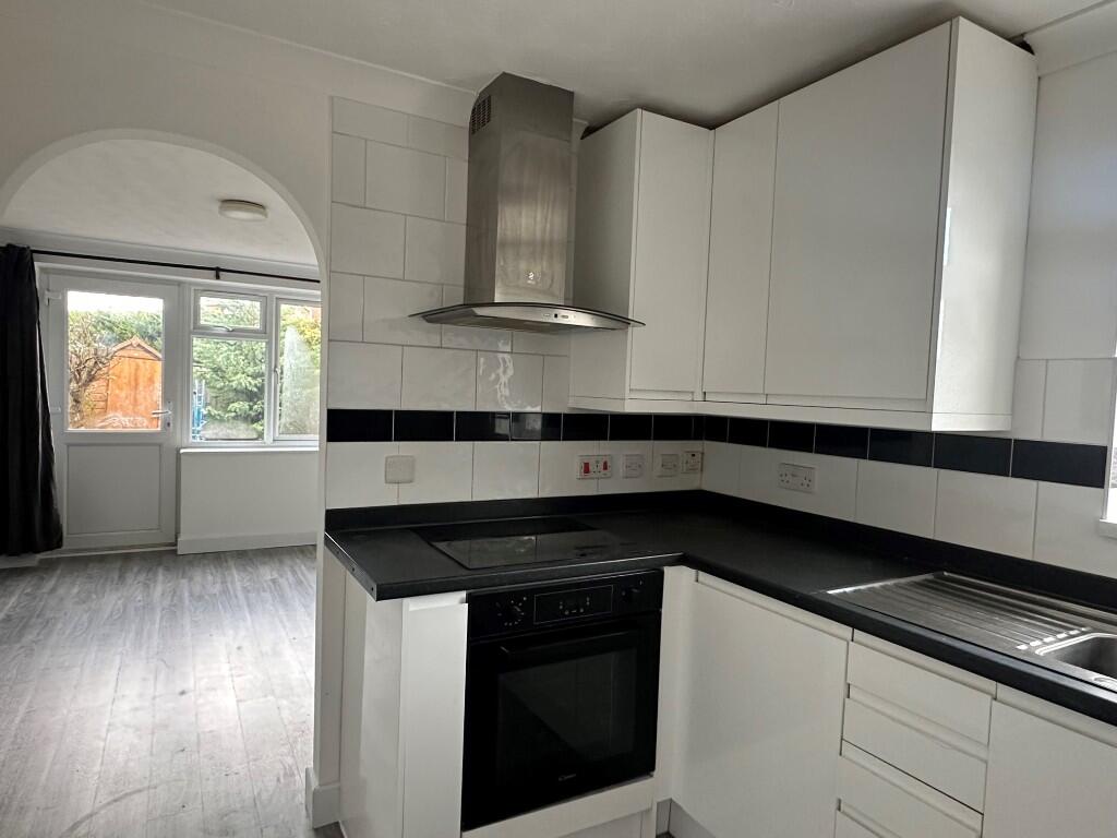 Emsworth Close, Bury St. Edmunds, Suffolk, IP32 photo 4
