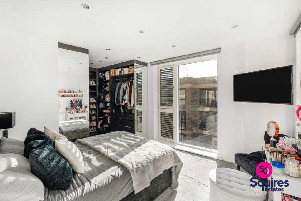 Apartment in London - View 2