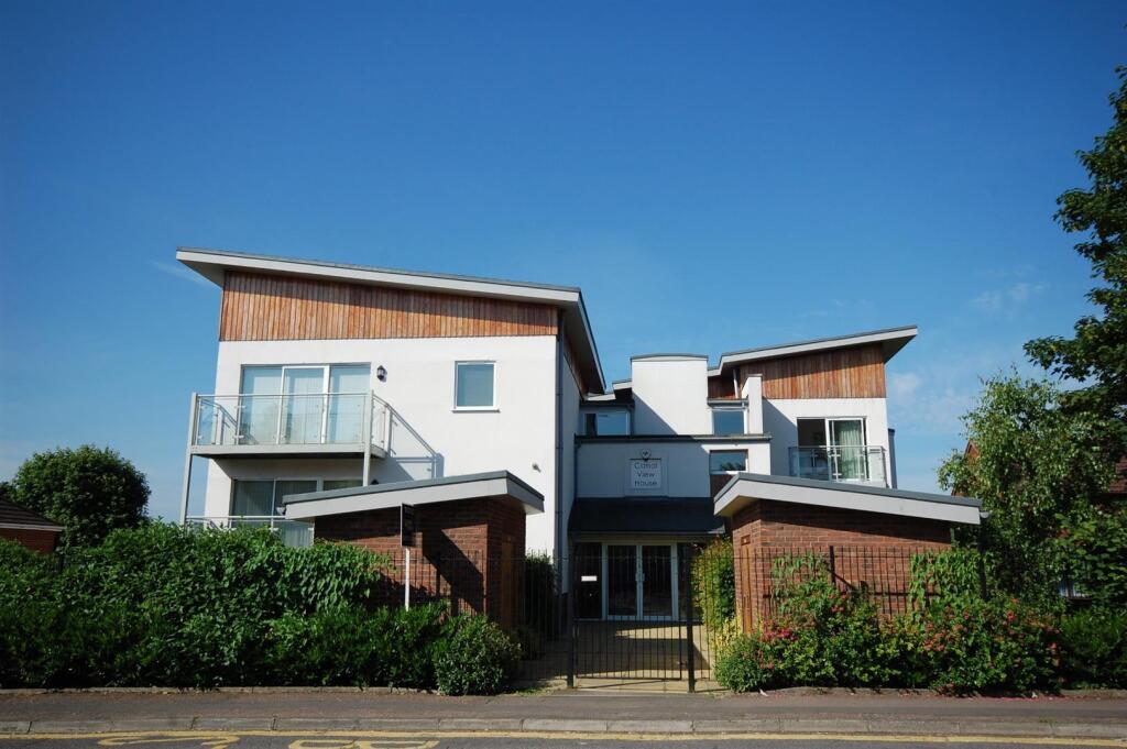 Main image of property: HEMEL HEMPSTEAD