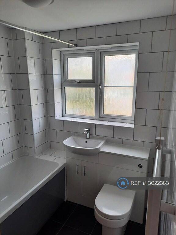 Apartment in Chelmsford - View 5
