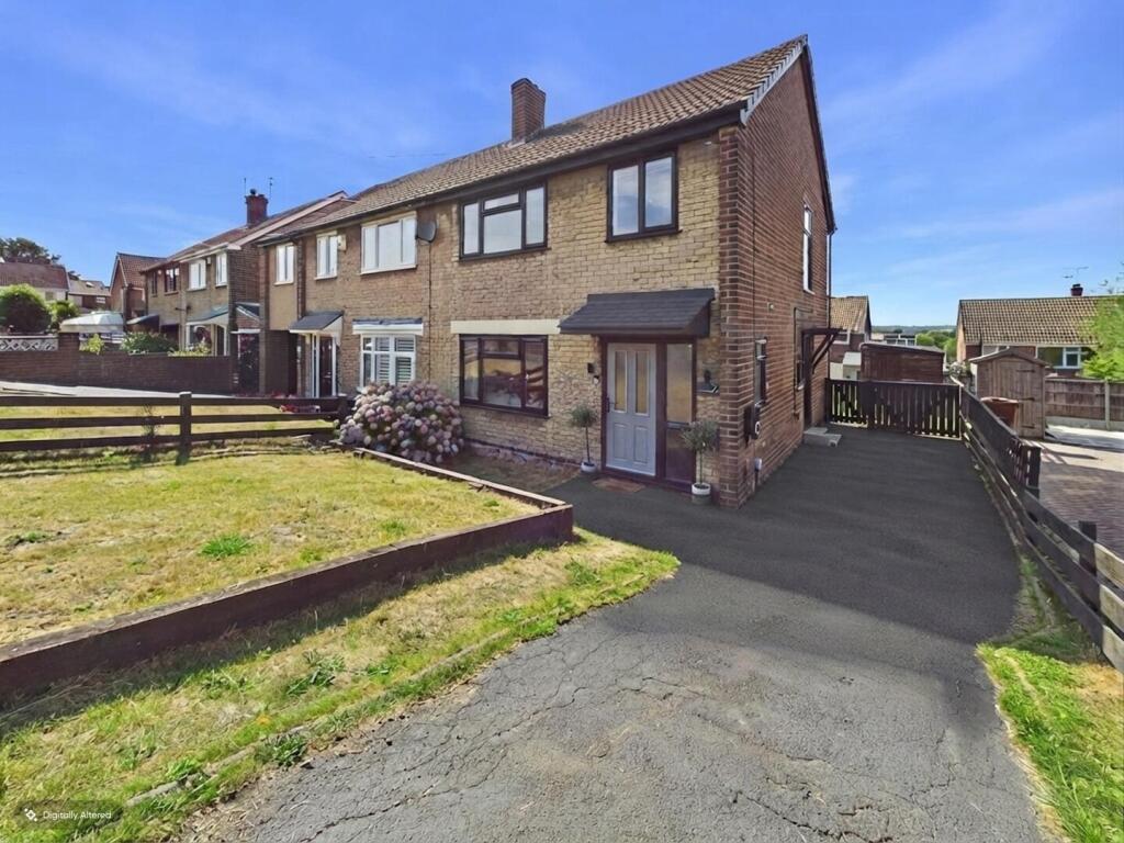Main image of property: Fieldhead Close, Pontefract