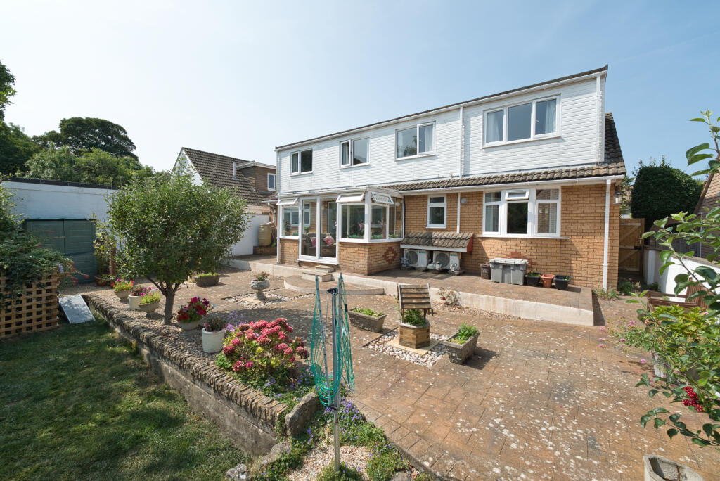 House in Weston-super-Mare, Oldmixon - View 2